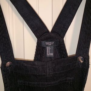 FOREVER 21 CORDUROY BLACK OVERALLS